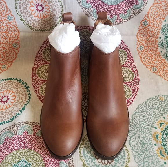 Frye Women's Carson Chelsea Ankle Boots - Picture 3 of 12